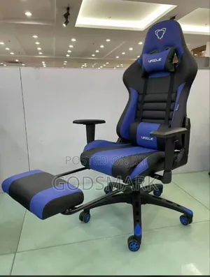 High Quality Gaming Chair With Footrest.