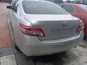 Toyota Camry LE 4dr Sedan (2.5L 4cyl 6AM) 2010 Silver