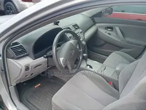 Toyota Camry LE 4dr Sedan (2.5L 4cyl 6AM) 2010 Silver