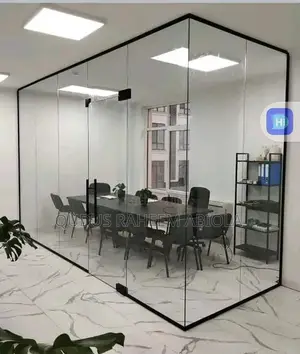 Frameless Partition With Black Accessories