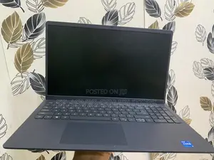 Laptop Dell Vostro 3520 8GB Intel Core i5 SSD 256GB