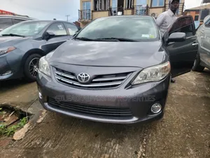 Toyota Corolla L 4-Speed Automatic 2013 Gray