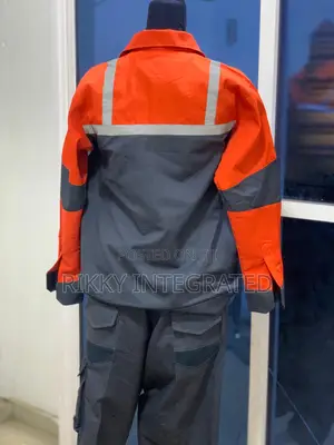 Top Custom Uniform Suppliers(Shirts, Sportswear) for School