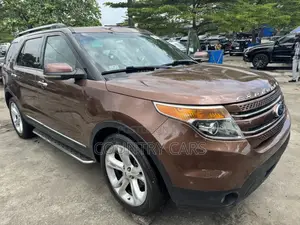 Ford Explorer 2012 Gold