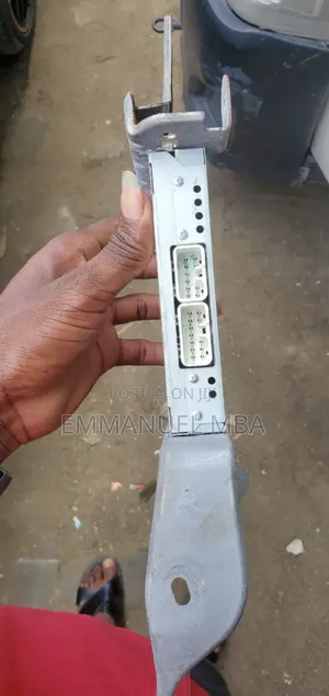 Amplifier for Avalon 2014 and Tundra 2015
