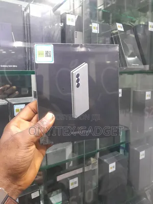 New Samsung Galaxy Fold 512 GB Silver