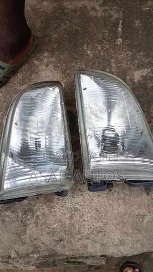 Headlamp for Toyota Sienna 1998