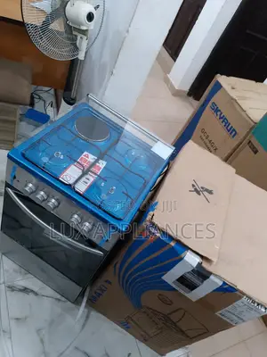 Luxurious 3 Gas Burner and 1 Hot Plate