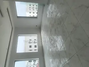 Showroom for Rent at Orchid Roundabout