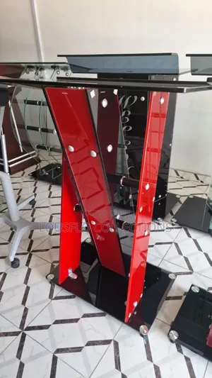 Quality Glass Pulpit