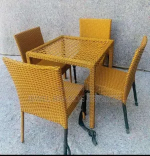 Outdoor/Restaurant Table With Chairs