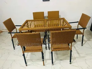 Outdoor/Restaurant Table With Chairs