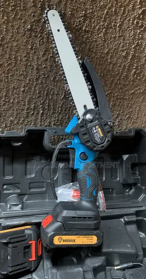 Bosch Chainsaw Rechargeable 118v 8”