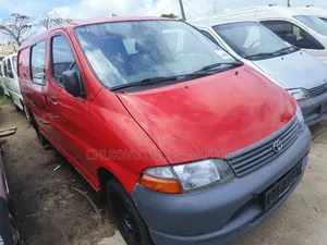 Toyota HiAce 2002 Red