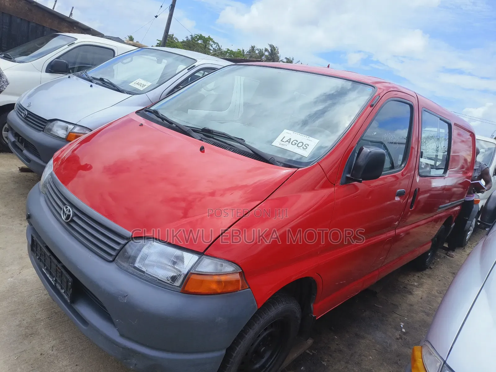 Toyota HiAce 2002 Red