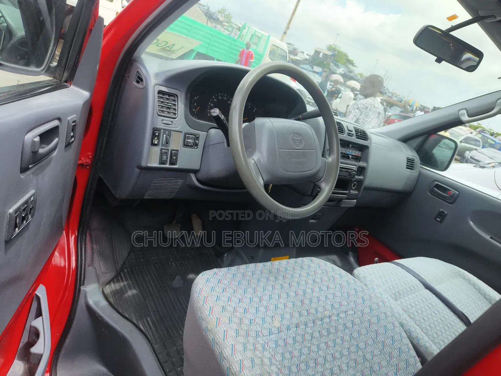 Toyota HiAce 2002 Red
