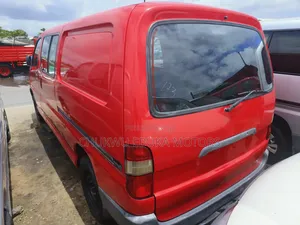 Toyota HiAce 2002 Red