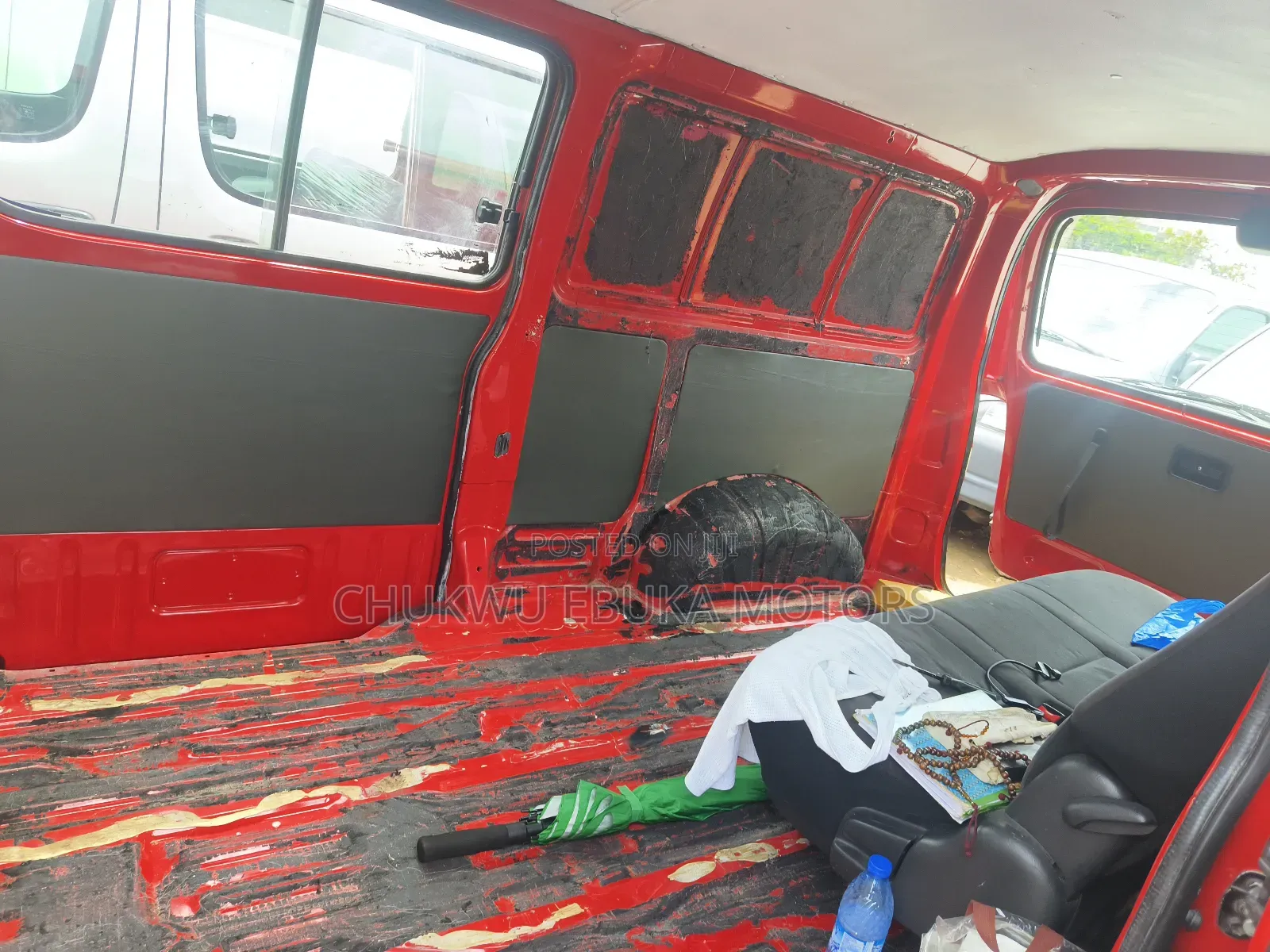 Toyota HiAce 2002 Red