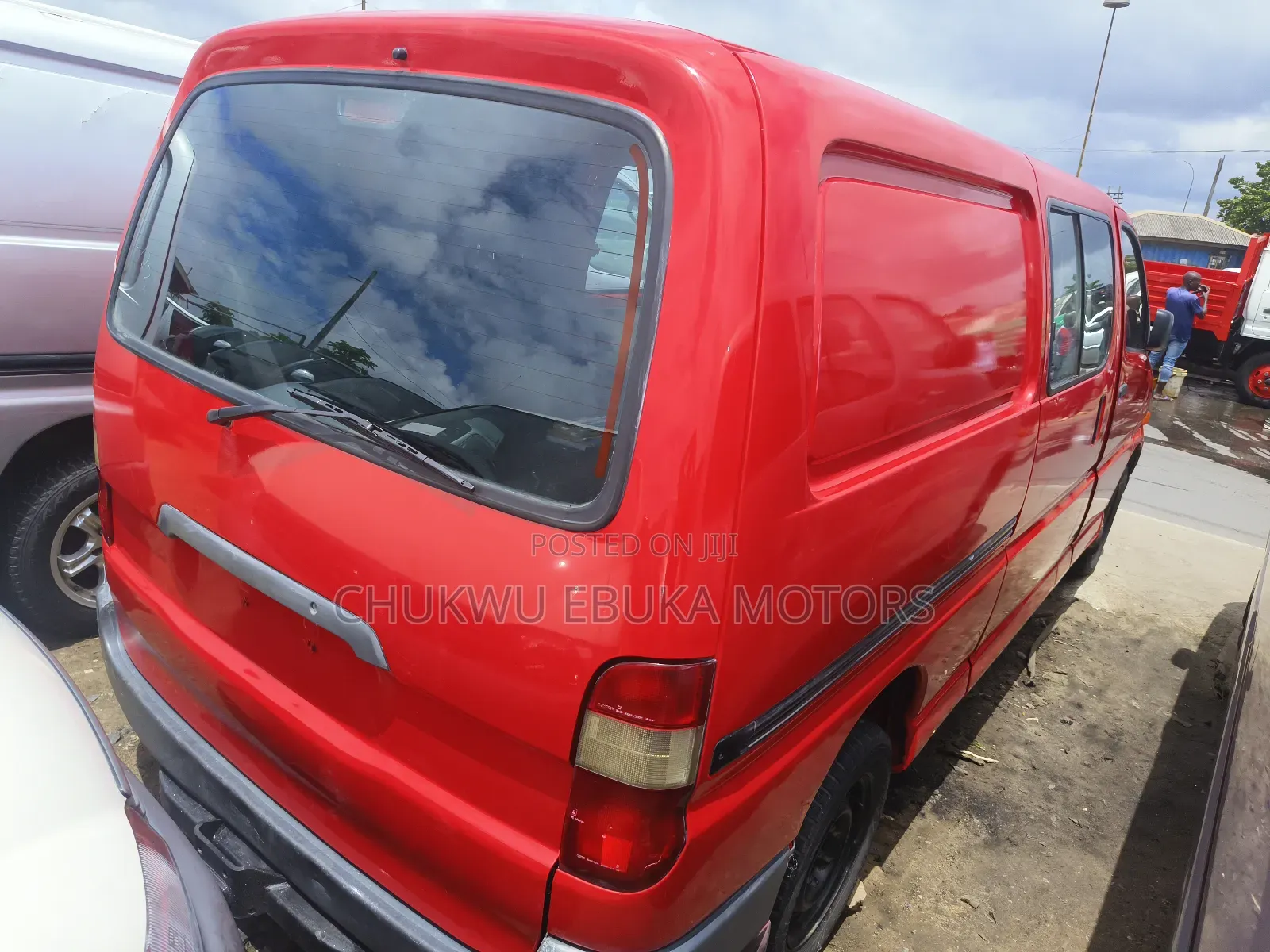 Toyota HiAce 2002 Red