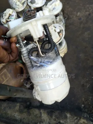 Renault Logan Pump