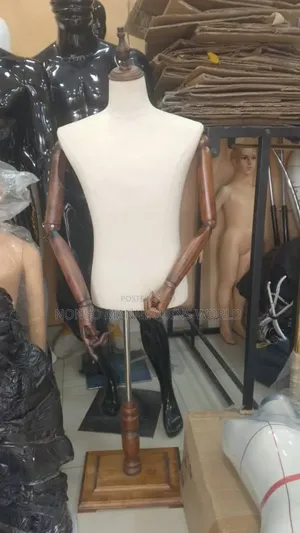 Male Torso Body Form With Adjustable Hands