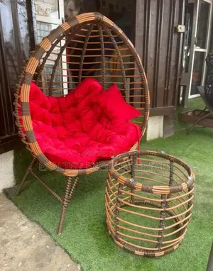 Luxury Quality Ratan Outdoor Swing With Table Set
