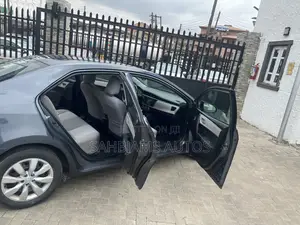 Toyota Corolla LE 4dr Sedan (1.8L 4cyl CVT) 2015 Blue