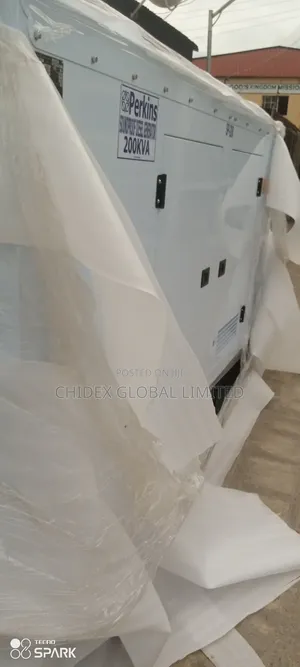 200kva Perkins Soundproof Diesel Generator 100% Copper Coil