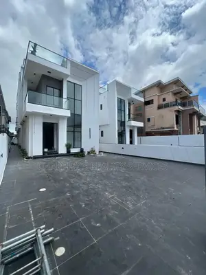 5bdrm Duplex in Chevron for sale