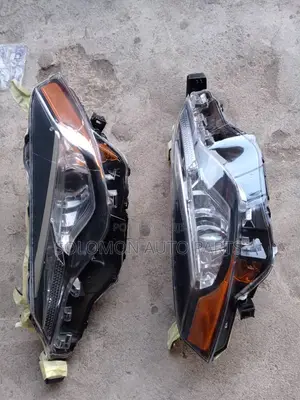 Headlamp Corolla 2017 LE