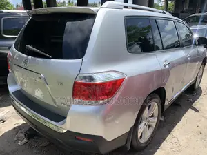 Toyota Highlander Limited 2011 Silver