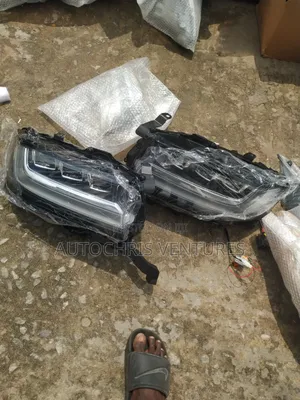 Headlamp Toyota Landcruiser