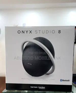 Onyx Studio 8