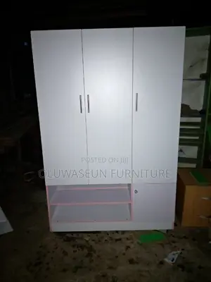 3doors Walldrobe With Shoes  Rack
