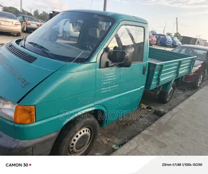 Volkswagen Transporter 2002 Green