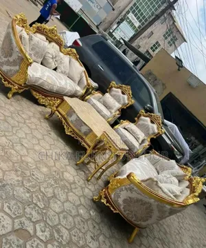 Royal Sofas Complet Set With Table