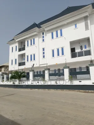 A Builder,Layout,Uncompleted Building,Roofing,Interior Desig