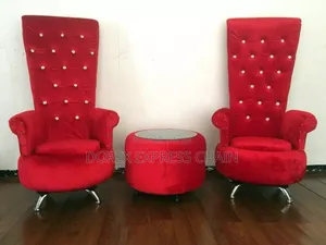 Fashionable Accent Sofas: Lobby Friendly.