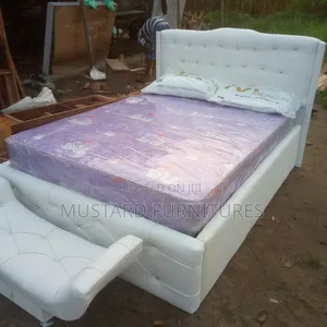 Modern Mini 4.5x6ft Padded Bedframe With Suitable Footrest