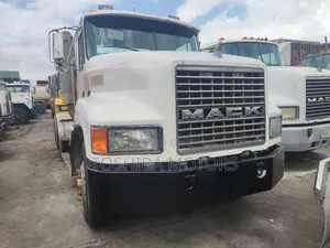 Mack Truck Head 10 Tyres