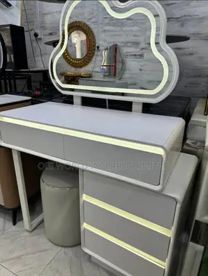 Dressing Mirror Table