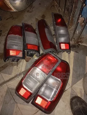Rear Light Nissan Frontier Pick-Up 02