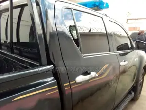 Toyota Hilux DOOR GLASS 2022 AVAILABLE