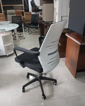 Quality Office Swivel Chair With Thick Plastic Back
