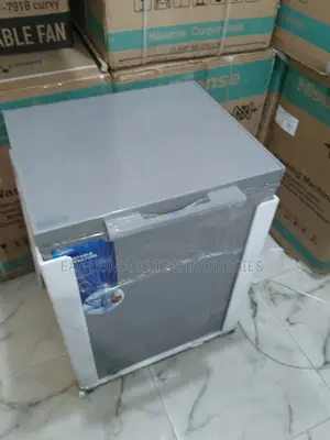 Low-Maintenance Midea Chest Freezer 150L(Hs 186cn)