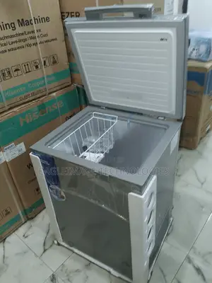 Luxury(Hs 186cn) Midea Chest Freezer 150L
