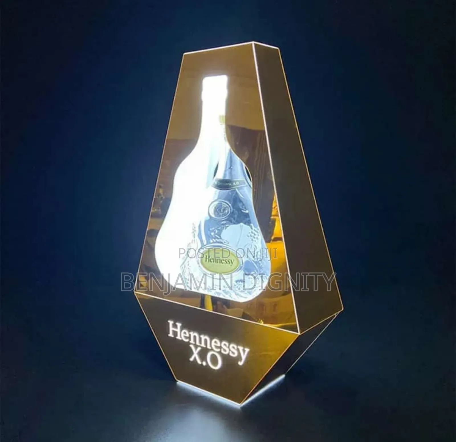 Hennesy X.O Stand Case