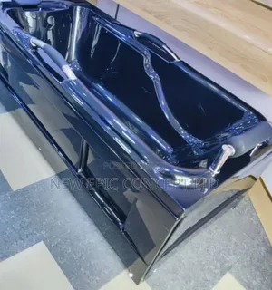 Executive Black Bathtub
