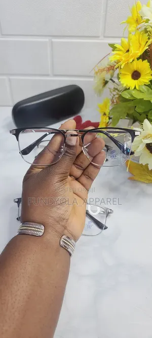 Square Shape Extra Clear Eyeglass