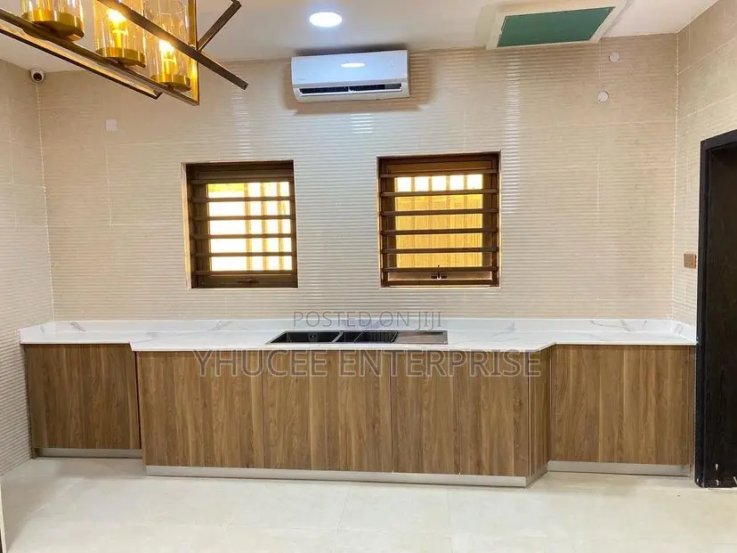 Exquisite Kitchen Cabinets